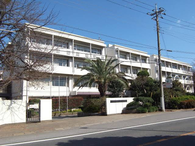 出身高校はどこ?卒アルはある?